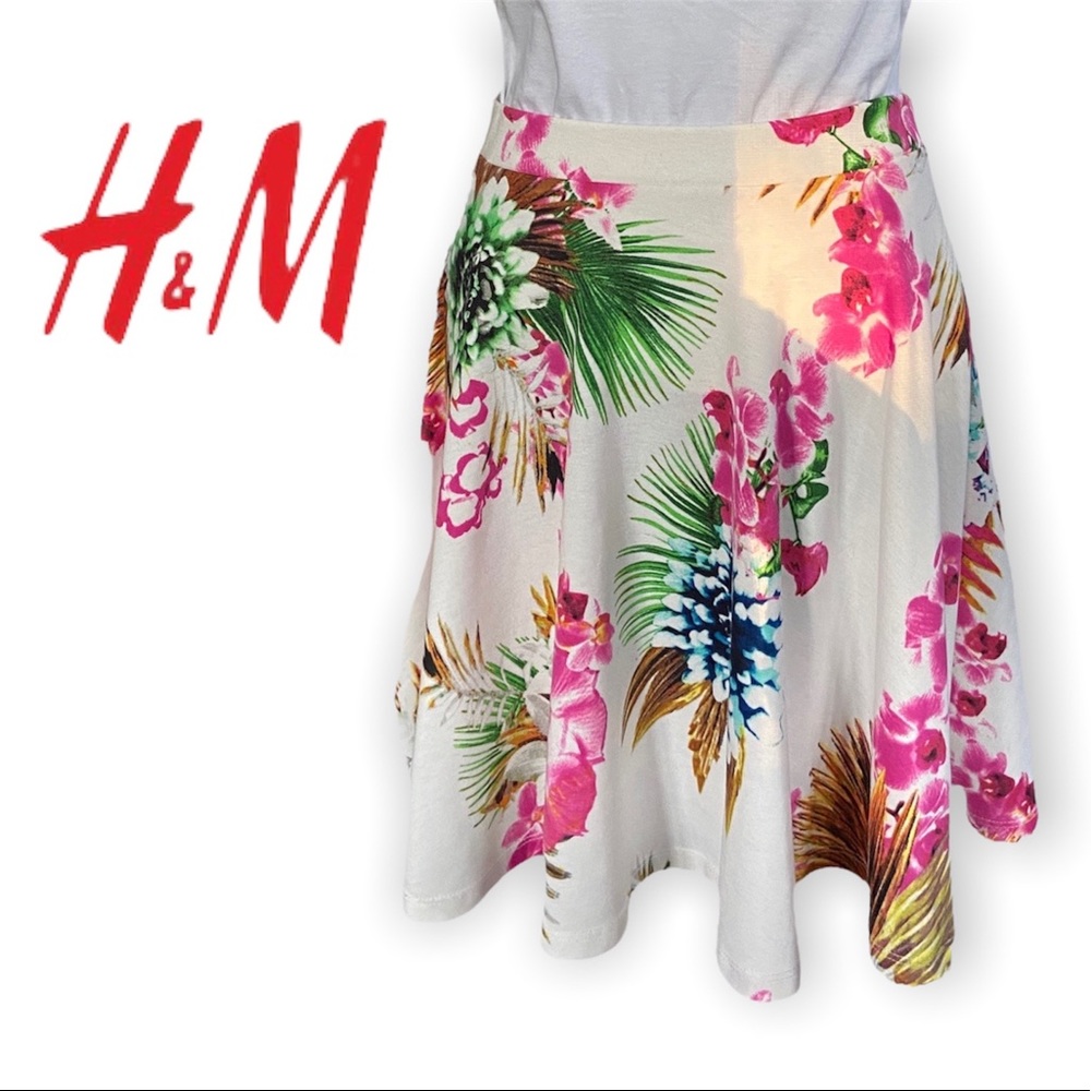 NWOT H&M Tropical Mini Skirt